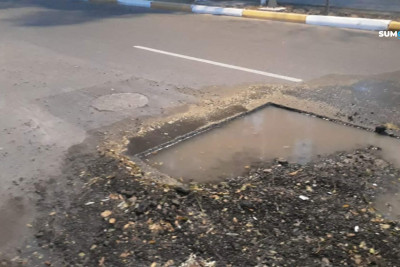 Sumqayıtda yaranan cökəklik sürücələrə təhlükə yaradır