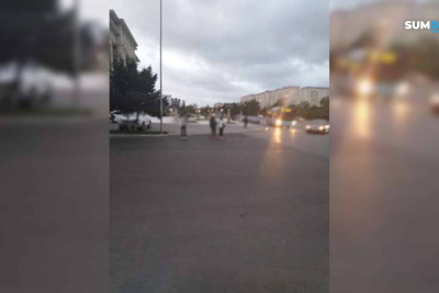 Sumqayıtda sakinlər yolu təhlükəsiz keçə bilmillər