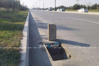 Sumqayıtda yolunun hərəkət hissəsində lyuk açıq qalıb