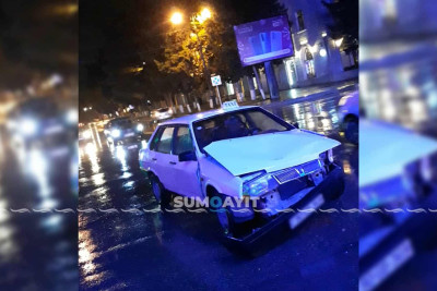 Sumqayıt: sərnişinlərlə dolu avtobus yük maşını ilə toqquşub