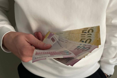 Sumqayıt: valideyn və müəllimlərdən pul yığan direktorla bağlı araşdırmaya başlanılıb