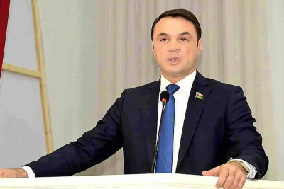 Sumqayıt: polisi döyən deputat azadlıqdan məhrum edildi