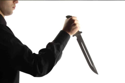 Sumqayıtda “Azərişıq” ASC-nin əməkdaşı xidməti vəzifəsini yerinə yetirən zaman bıçaqlanıb