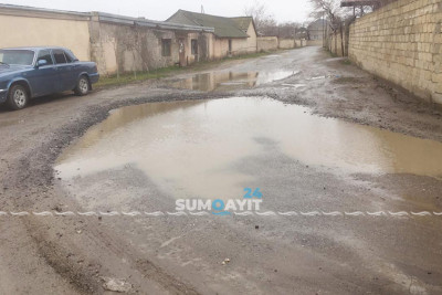 Sumqayıt: H.Z.Tağıyev qəsəbəsində nə yol var, nə də dayanacaq