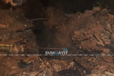 Sumqayıt: 6-cı mikrorayonda yeraltı boru təmir edilir