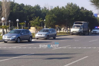 Sumqayıt: yük maşını minik avtobillə toqquşub