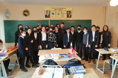 Sumqayıt: “Təfəkkür” liseyində türk könüllüləri seminar keçiriblər
