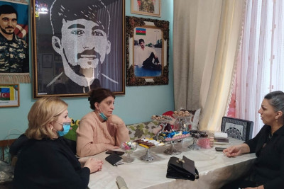 Sumqayıt: 1 nömrəli uşaq musiqi məktəbinin əməkdaşları şəhid ailəsini ziyarət ediblər