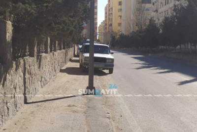 6-cı mikrorayonda piyadalar səki ilə hərəkət edə bilmir