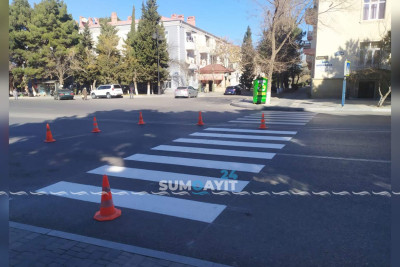 Heydər Əliyev prospektində piyada zolaqları yenilənir