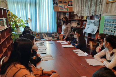 Yazıçı Əzizə Cəfərzadənin hekayələrinin müzakirəsi aparılıb
