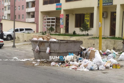 Sumqayıt: Mezahir Abdullayev küçəsində tullantılar yerə atılır