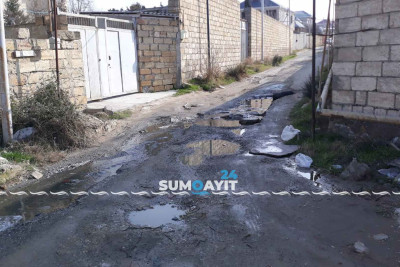 Corat qəsəbəsində yolların təmirə ehtiyacı var