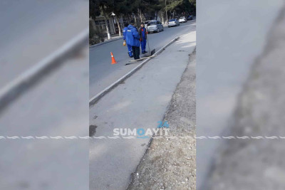 4-cü mikrorayonda dəmir barmaqlıqlar təmizlənib