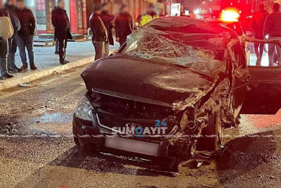 Sumqayıtda qəza nəticəsində avtomobil aşıb