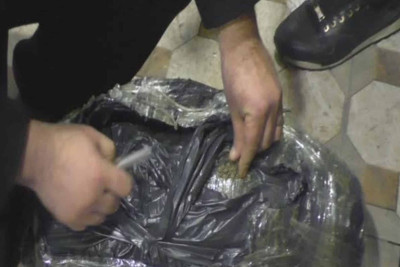 Əcnəbi narkotacirə çalışan Sumqayıt sakini saxlanılıb