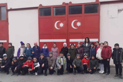 Məktəblilər Dövlət Yanğından Mühafizə hissəsinə ekskursiya ediblər