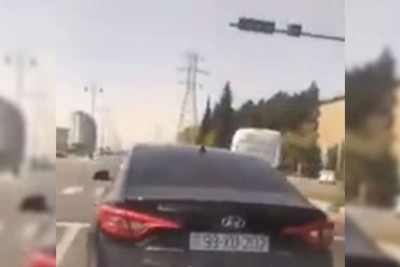 Heydər Əliyev prospektində iki sürücü yolda mübahisə etdilər