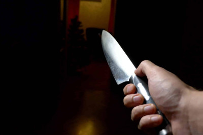 Silahlı şəxslər mənzilə basqın ediblər