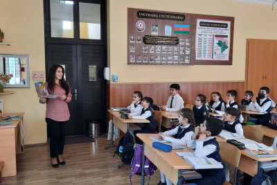 12 nömrəli məktəbdə Beynəlxalq Kitab Günü münasibətilə tədbir baş tutub