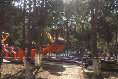 “Göyərçin” parkında yelləncəklər quraşdırılır