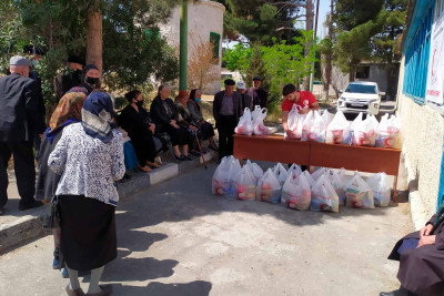 Ramazan bayramı ərəfəsində ahıllara sovqat paylanılıb