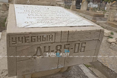 Novxanı qəsəbəsində diqqətçəkən qəbirüstü abidələr var