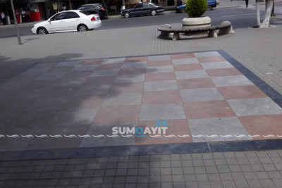 Daha bir park baxımsız vəziyyətdədir