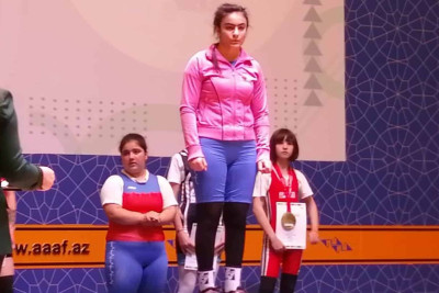 Sumqayıtlı idmançılar ağır atletika üzrə ölkə birinciliyində qızıl medallar qazanıb