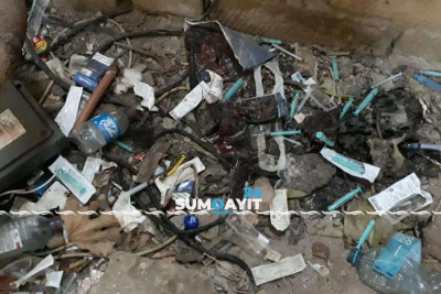 Narkomanlar uşaq bağçasının yanındakı tikilidə məskən salıb