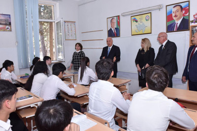 İcra Hakimiyyətinin başçısı 38 nömrəli məktəbin şəraiti ilə tanış olub