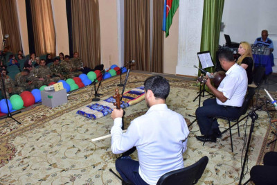“Ordum varsa, yurdum var!” adlı musiqili gecə keçirilib