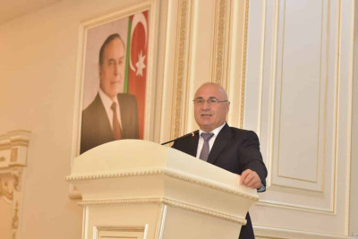 Memarlıq və İnşaat Universitetinin rəhbərliyi şagirdlərlə görüşüb