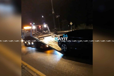 Gecə saatlarında avtomobil bordürə çırpılıb