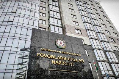 Barmağı sıxılmış vətəndaşın köməyinə xilasedicilər çatıb