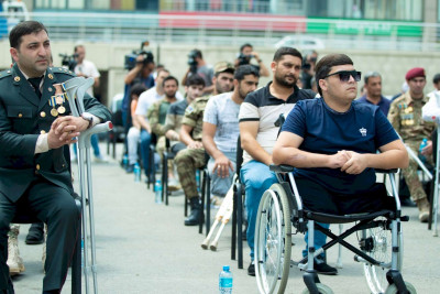 Sumqayıtlı qaziyə avtomobil hədiyyə olunub