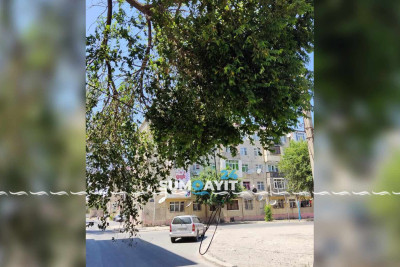 4-cü mikrorayonda elektrik dirəyi təhlükə yaradır