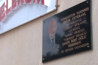 Beynəlxalq Sokrat mükafatı laureatının Sumqayıtda xatirə lövhəsi qoyulub