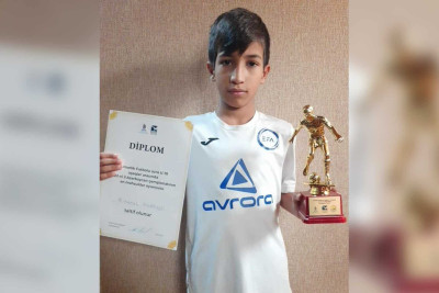 Sumqayıtlı şagird çimərlik futbolu üzrə çempionatda yüksək nəticə göstərib