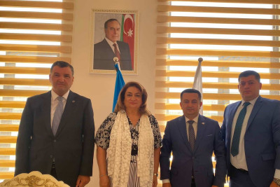 Deputat Hicran Hüseynova vətəndaşları qəbul edib