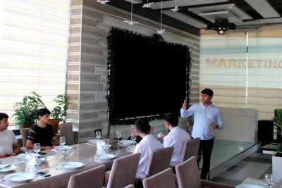 KOBİM-in eksperti “Reklam strategiyaları” mövzusunda çıxış edib