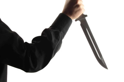 İki nəfəri bıçaqlayan şəxs hadisə yerindən yayınıb