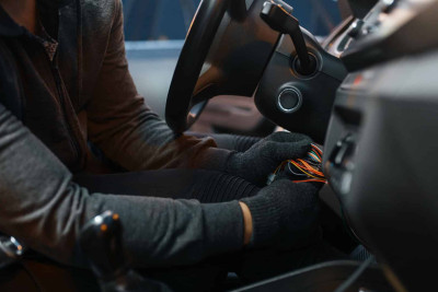 İnşaatçılar qəsəbəsində gecə saatlarında avtomobil qaçırılıb