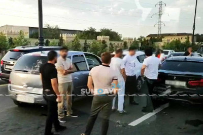 Sülh küçəsində zəncirvari qəza baş verib