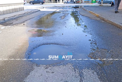 Daha bir küçədə kanalizasiya quyusu daşıb