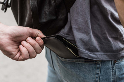 H.Z. Tağıyev qəsəbə sakinindən oğurluq edilib