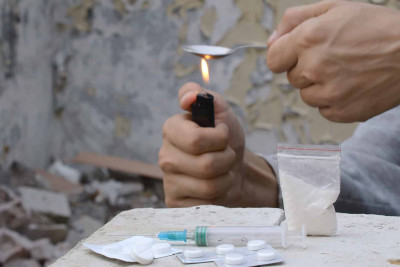 Birləşmiş məhəllə narkomanların məskəninə çevrilib