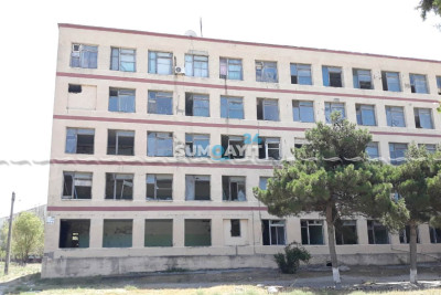 Narkomanların daha bir “yuva”sı keçmiş peşə məktəbinin binasında yerləşir