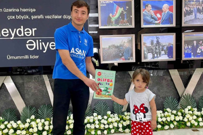 Azyaşlılara əlifba kitabları paylanıb