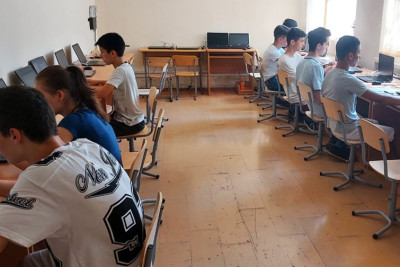İT siniflərə ikinci dəfə qəbul imtahanı keçirilib